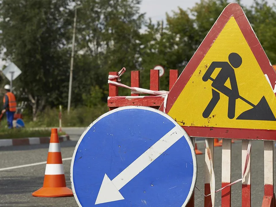 «Зловоние превратилось в адский смрад»: жители Дмитрова бьют тревогу из-за разлива канализационных стоков