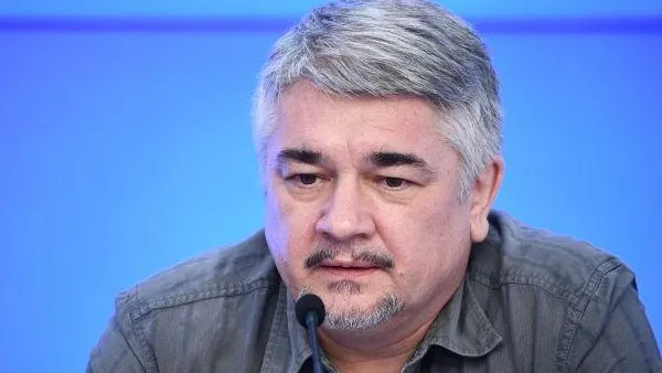 Ищенко считает, что отношения между Минском и Киевом отвратительные