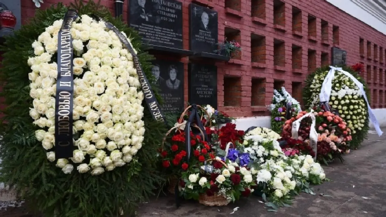 Жителям Владивостока предлагают забрать домой урны с прахом родственников: люди возмущены