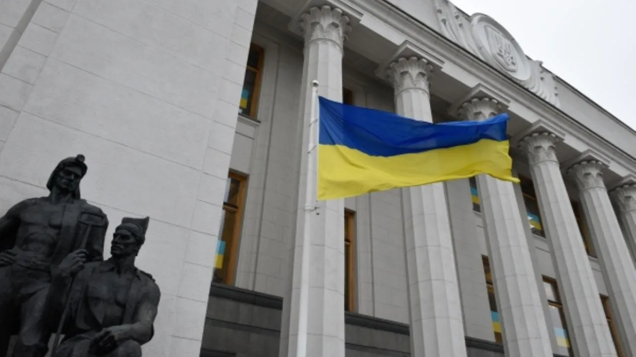 Украинские власти приступили к массовой агитации женщин идти на воинскую службу