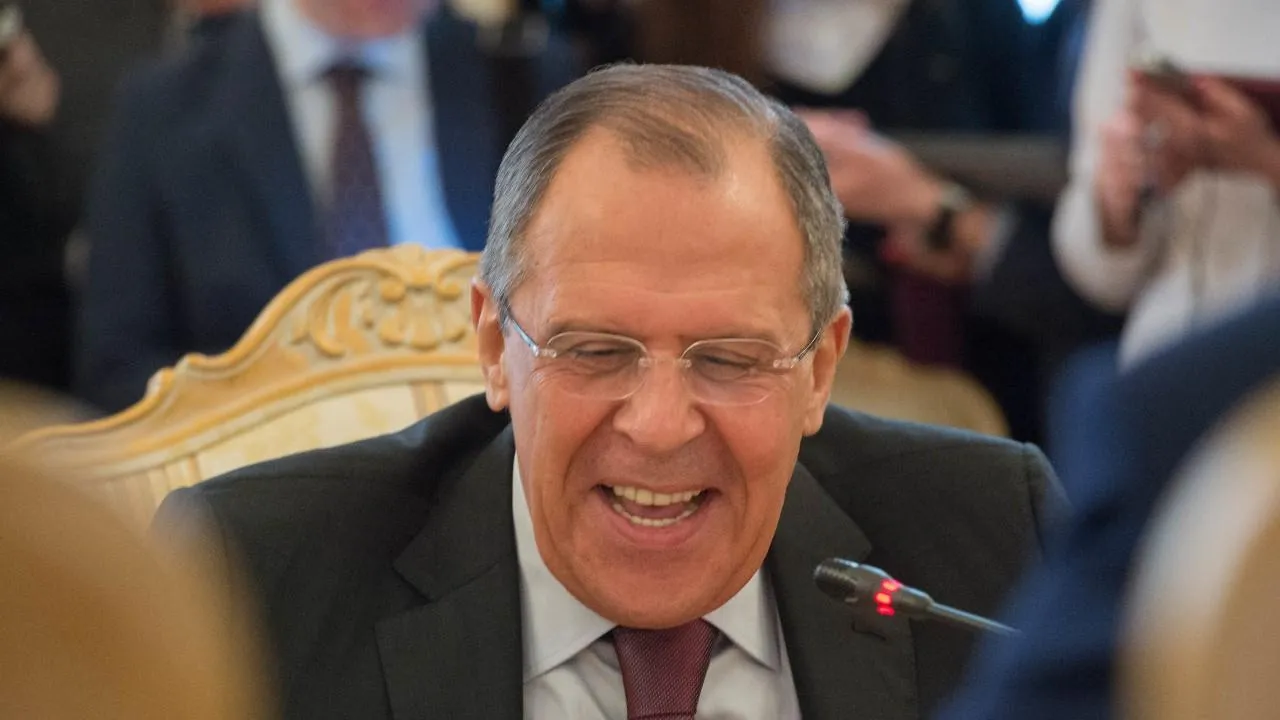 «На фиг я сюда пришел?»: журналисты набросились на Лаврова перед встречей Путина и Лукашенко