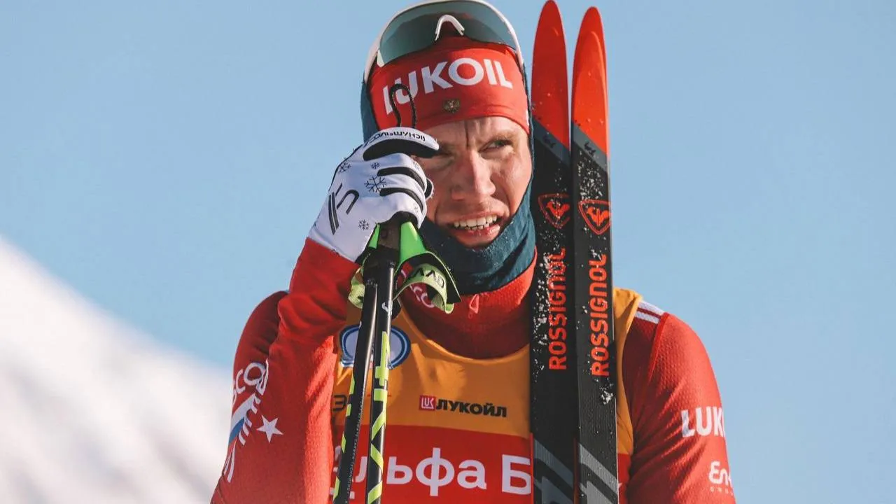 Олимпийский чемпион Васильев призвал Большунова судиться с FIS из-за упущенной выгоды