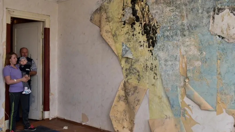 Жители аварийной трехэтажки в Сергиевом Посаде боятся своего дома