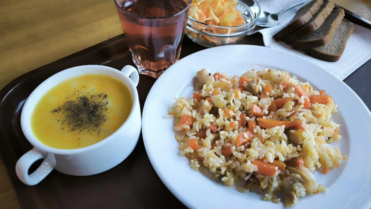 Нутрициолог рекомендует включить в зимнее меню супы и согревающие специи