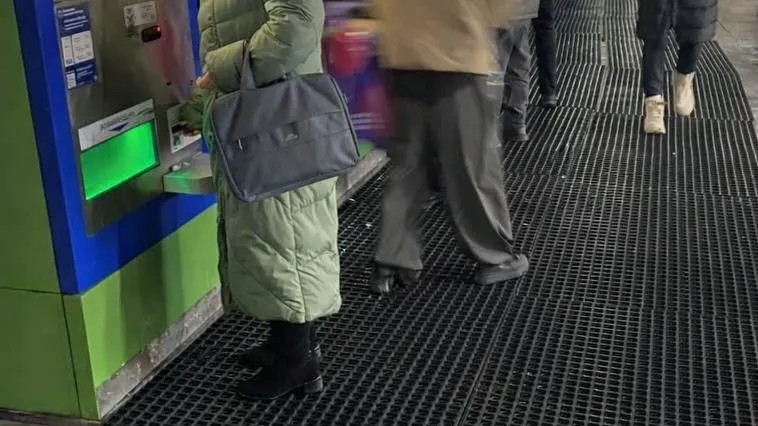 Станции МЖД в Москве и Подмосковье оборудовали антискользящими покрытиями