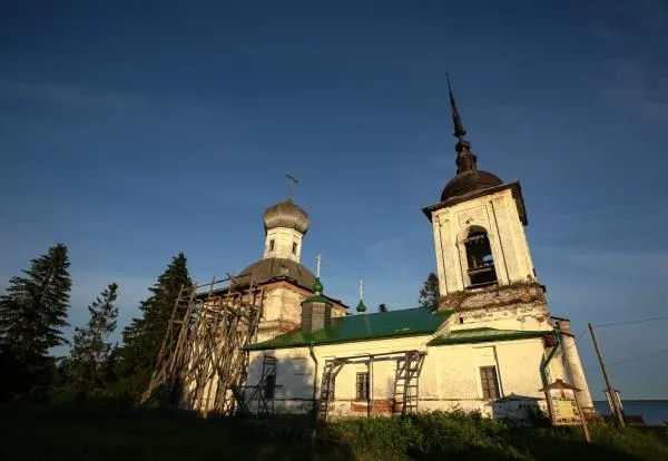 Церковь Святых Петра и Павла в деревне Морщихинская на территории Кенозерского национального парка
