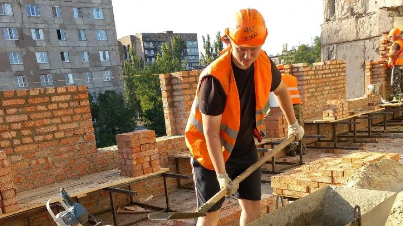 Подмосковные студотрядовцы рассказали о своей работе в Мариуполе