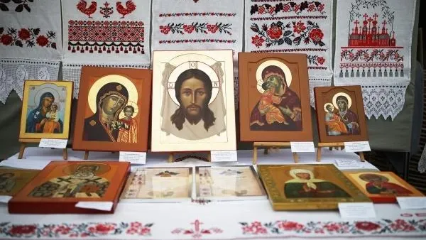 Старинные иконы украли у женщины в Серпухове