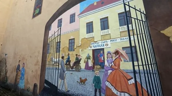 В Петербурге штукатурка свалилась на голову подростку