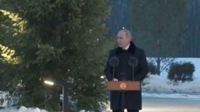 Путин предложил привлекать на работу в школы «побольше крутых мужиков»
