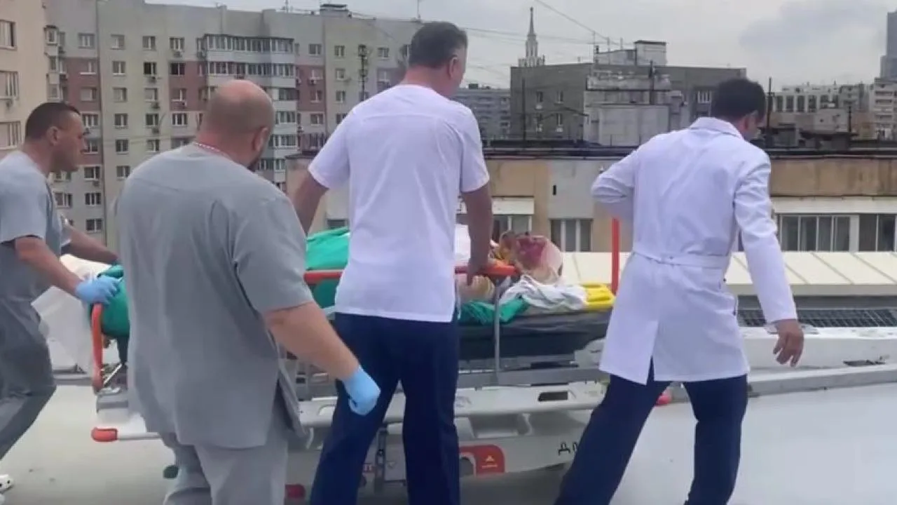 Появилось первое видео с Поддубным после удара дрона в его машину