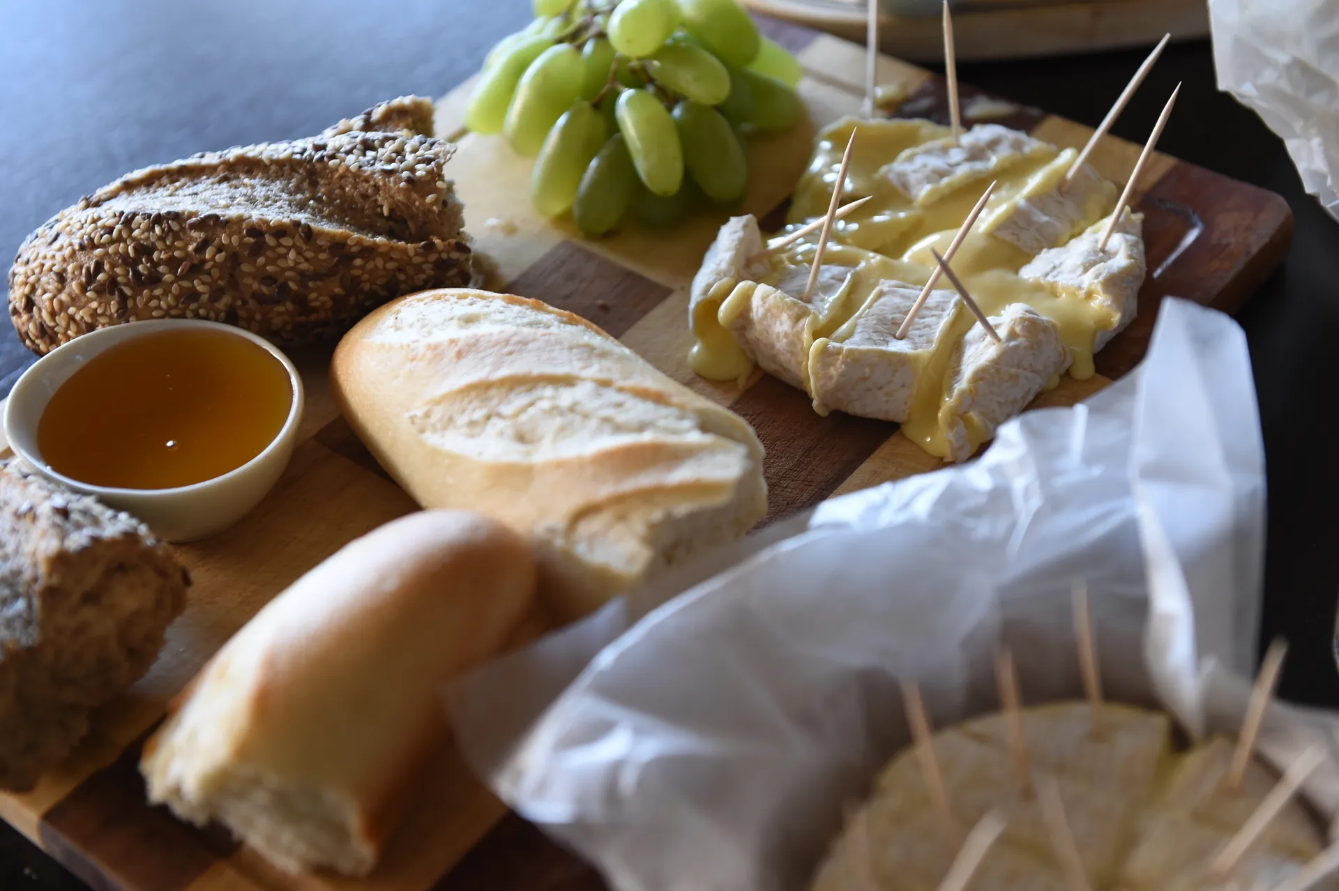 Эксперимент РИАМО: можно ли есть российский бри и камамбер