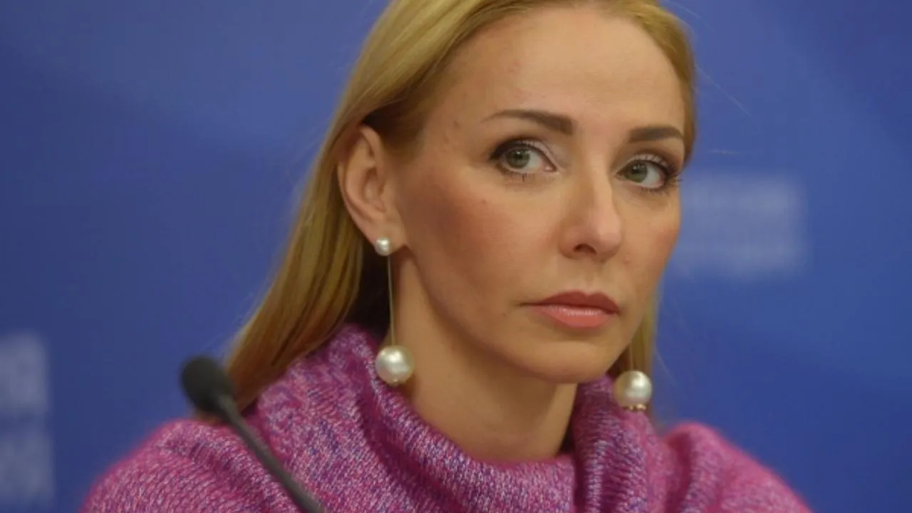 Восьмилетняя дочь Татьяны Навки поразила зрителей трогательным номером ко Дню Победы