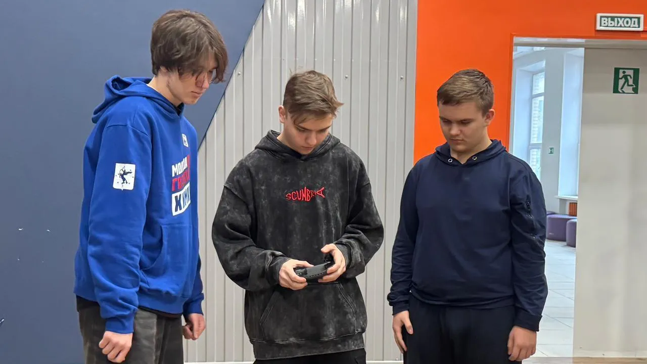 В Химках студентам рассказали о работе летательных аппаратов