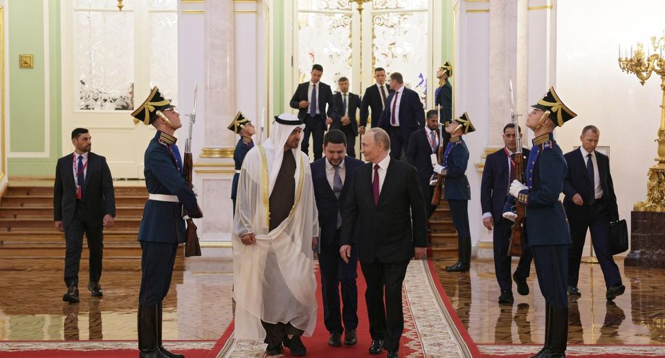 Путин обсудил с президентом ОАЭ вопросы экономики и международной безопасности