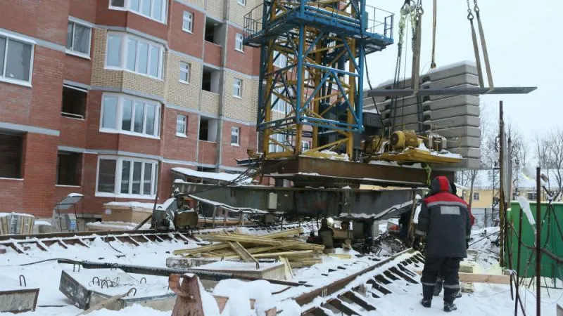 Угроза обрушения башенного крана в Сергиевом Посаде сведена к минимуму