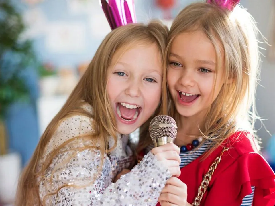 «Ведет себя дерзко»: как понять, что ваш ребенок — будущая звезда