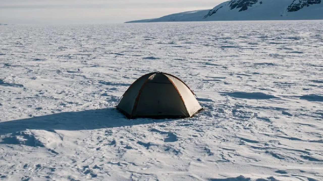 Ледяная пустыня и технологичное укрытие: как палатка из Каширы защищает Конюхова в антарктической экспедиции