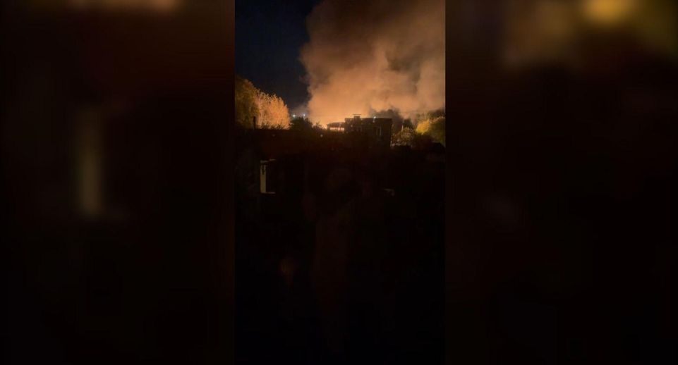 Частный дом вспыхнул в Воскресенске, погибли два человека