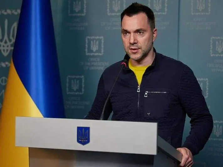 «Украинский Геббельс заврался» — эксперт об отставке Арестовича