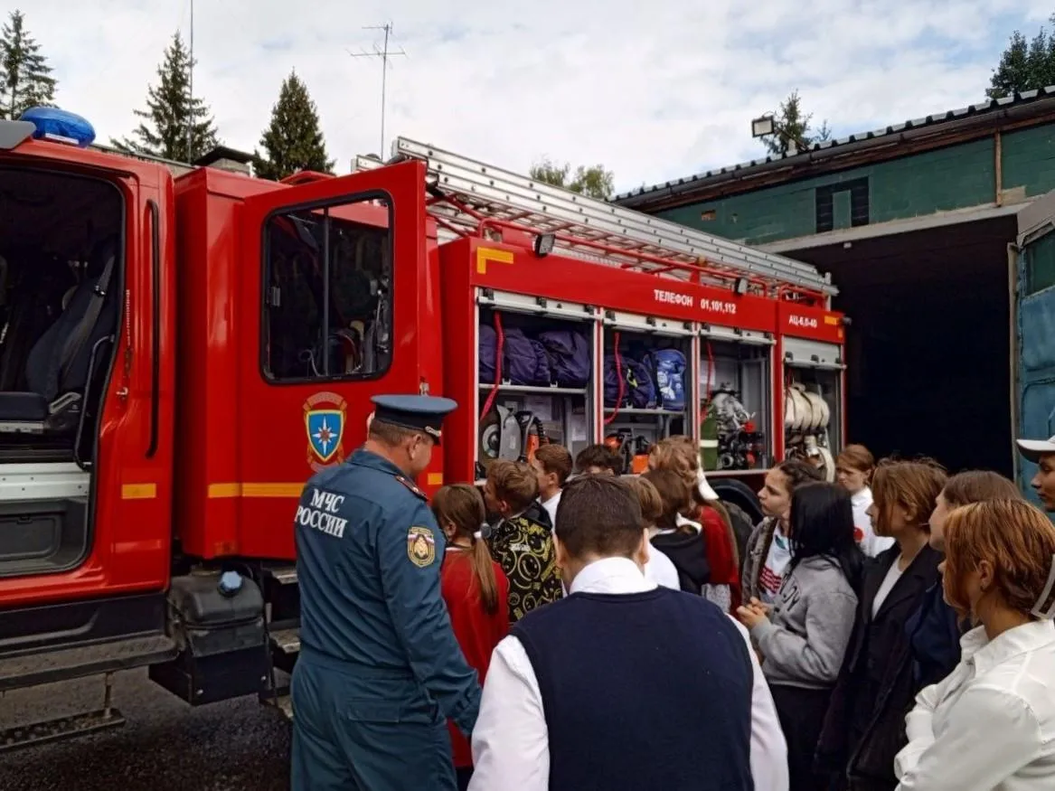 Фото: Средняя школа № 1 им. В. Н. Леонова