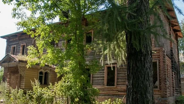 Реставраторы завершили восстановление фасада дома Майкла Лунна в Балашихе