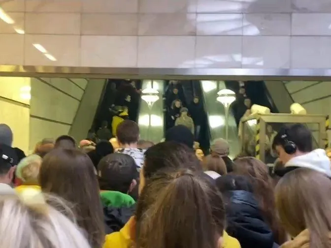 Движение в московском метро восстановили после утреннего коллапса