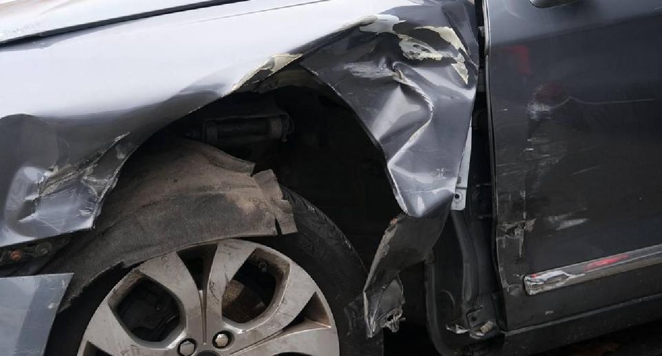 Полицейские устанавливают обстоятельства ДТП с участием вахтового автобуса