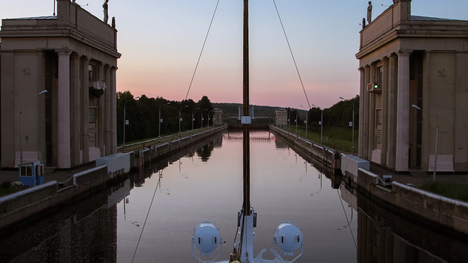 Речной круиз на теплоходе из Москвы в Санкт-Петербург
