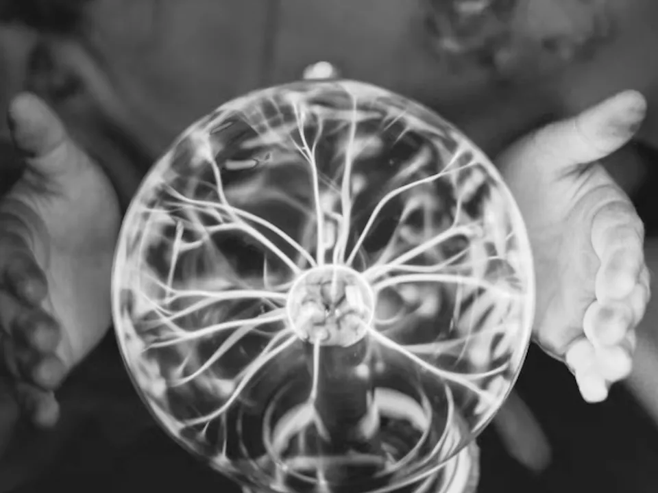 «Страшный обвал, пострадает большое количество людей»: знаменитый экстрасенс предсказала новую трагедию