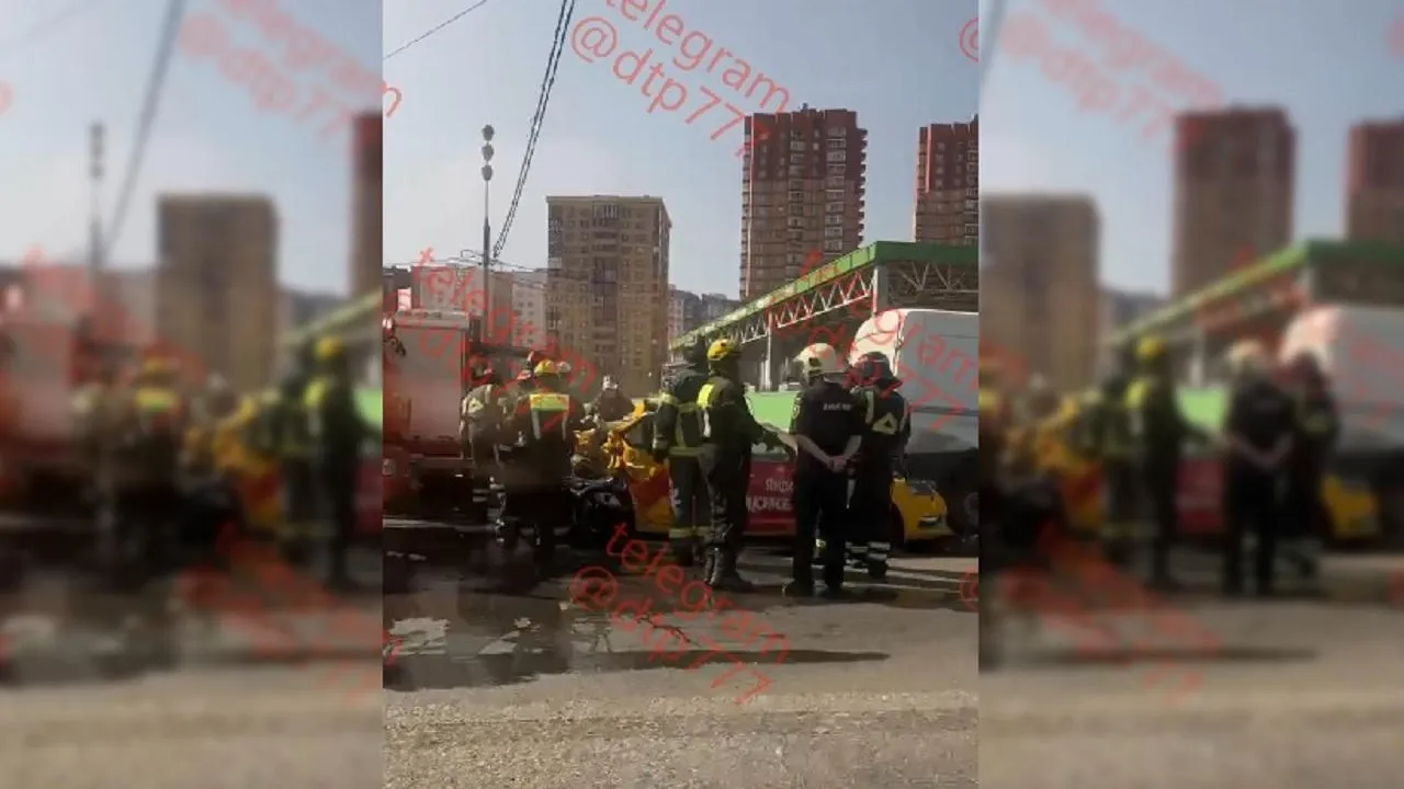 Массовая авария с участием грузовика произошла на шоссе в Химках