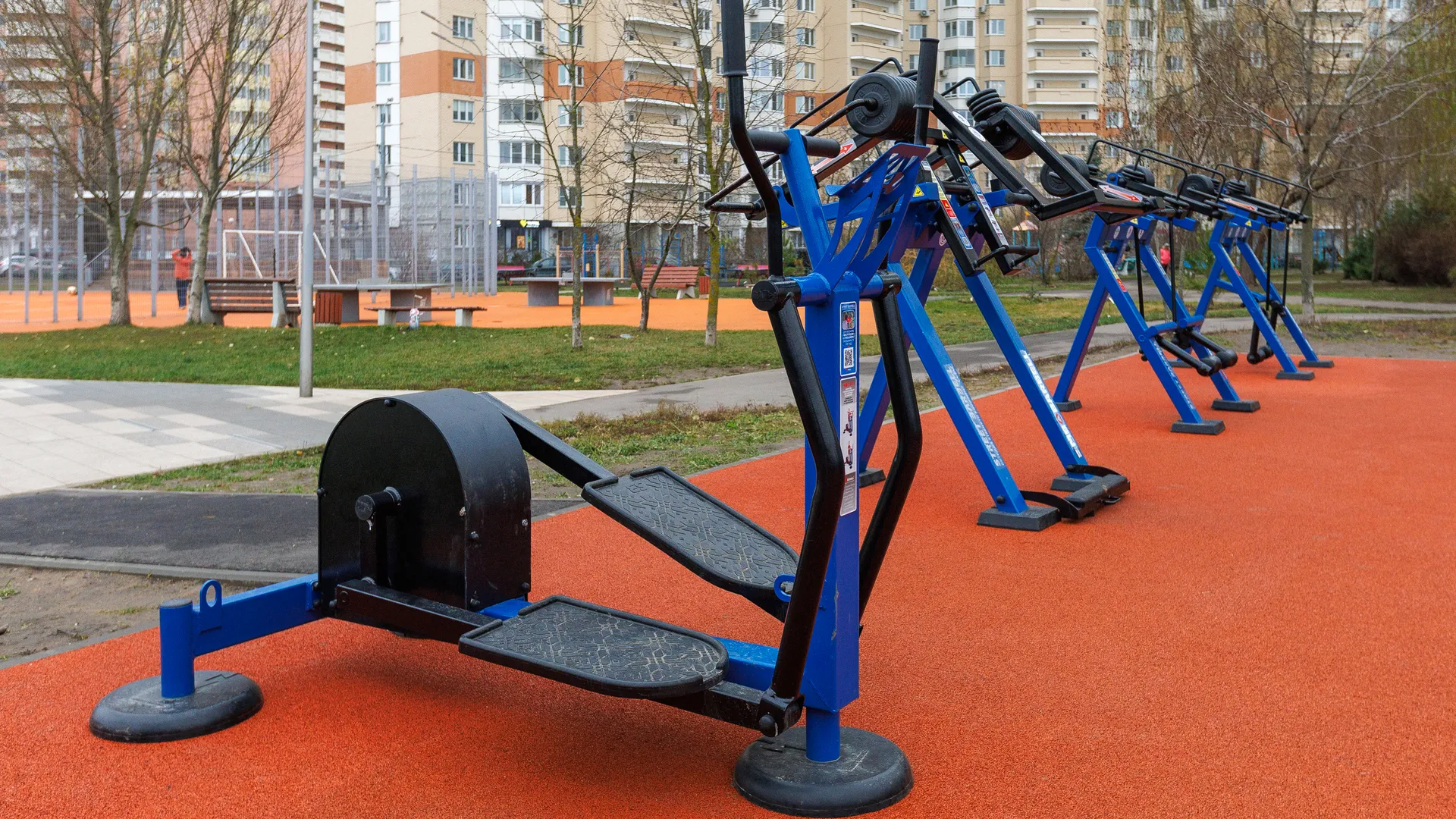 «Черепаха» против боли в шее: простое упражнение помогает избавиться от спазмов, головных болей и проблем с осанкой