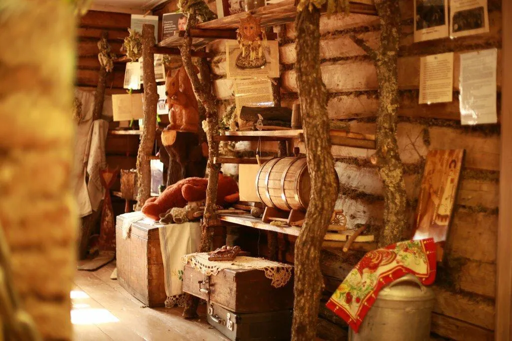 Хавива Фонина / В музее Дуба в Каринском