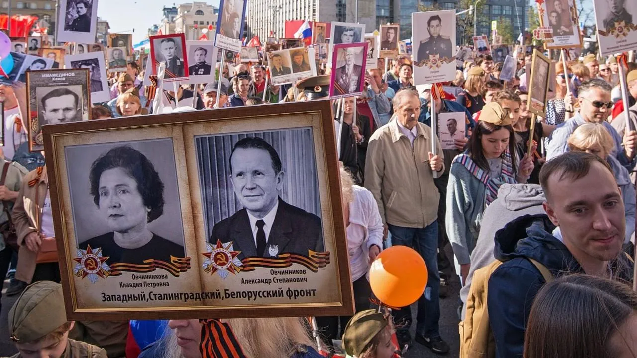 «Бессмертный полк» зарегистрировал эмблему для 9 Мая
