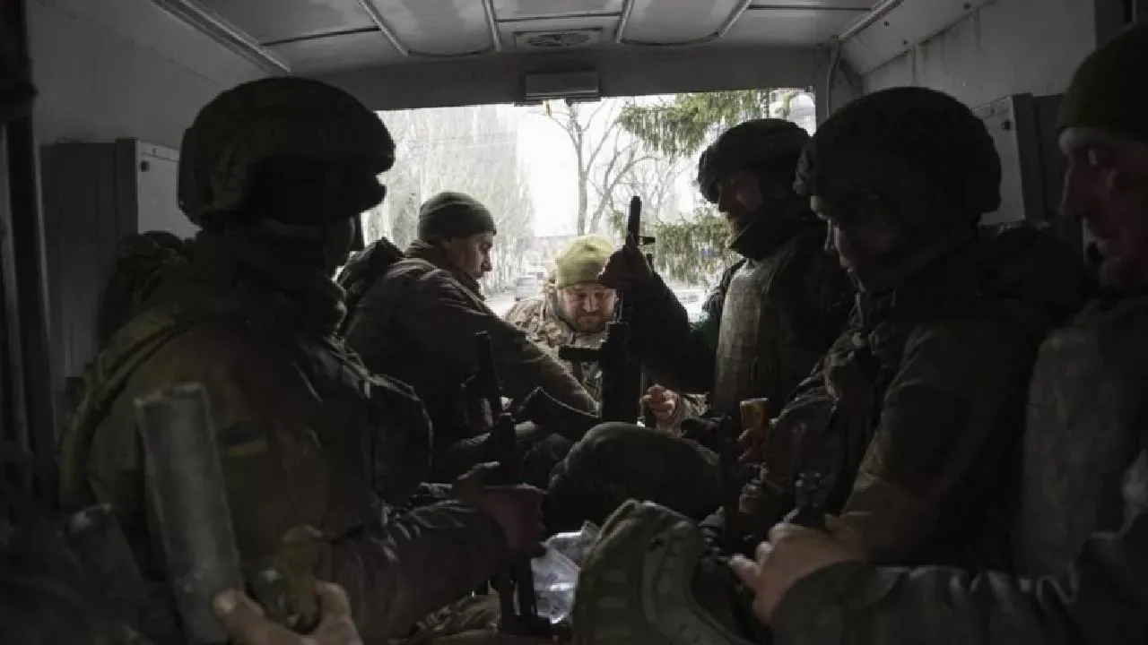 Российские военные уничтожили мост в районе Часова Яра, через который ВСУ перебрасывали боеприпасы