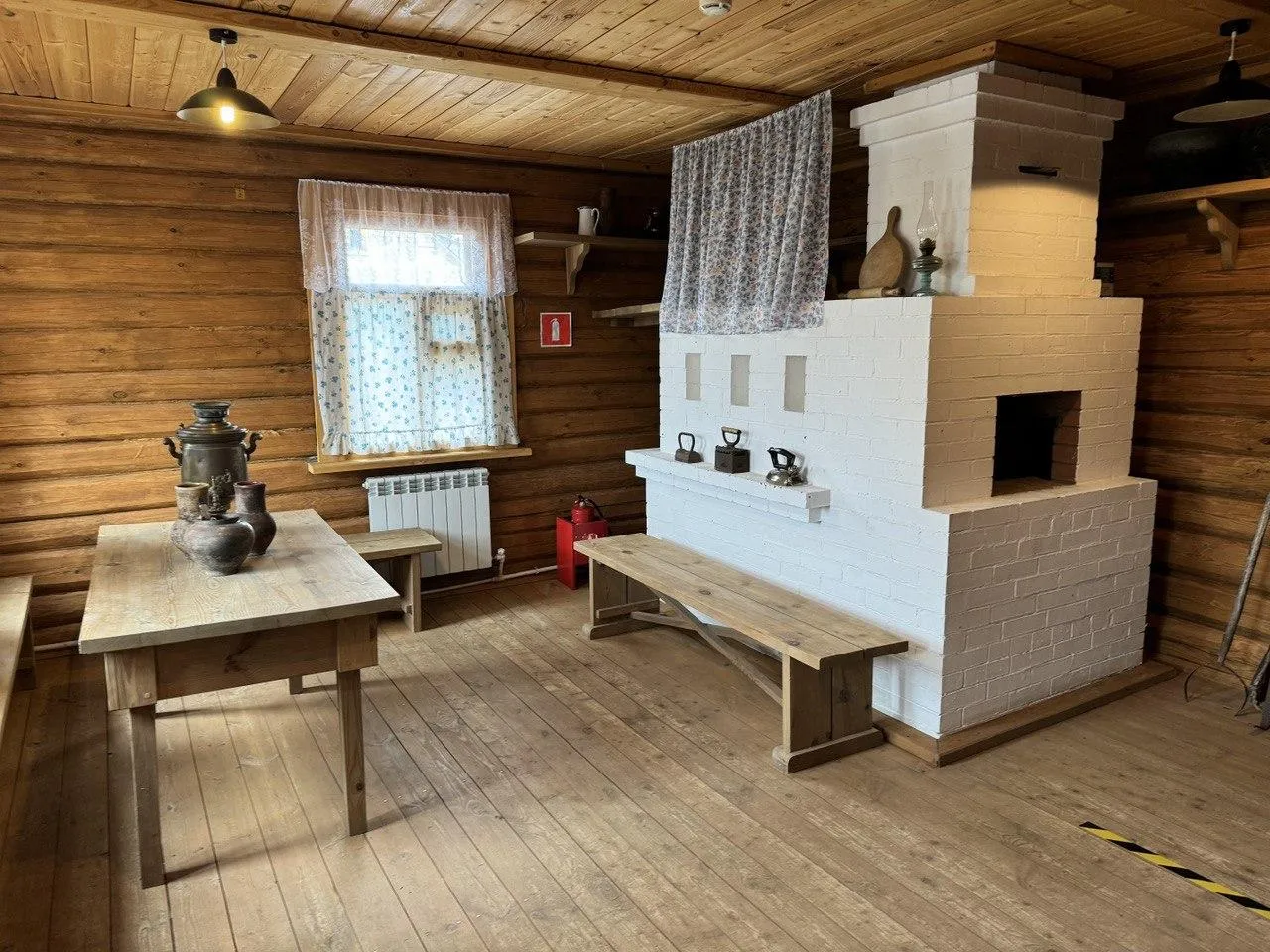 Фото: аппарат фракции КПРФ в МОД