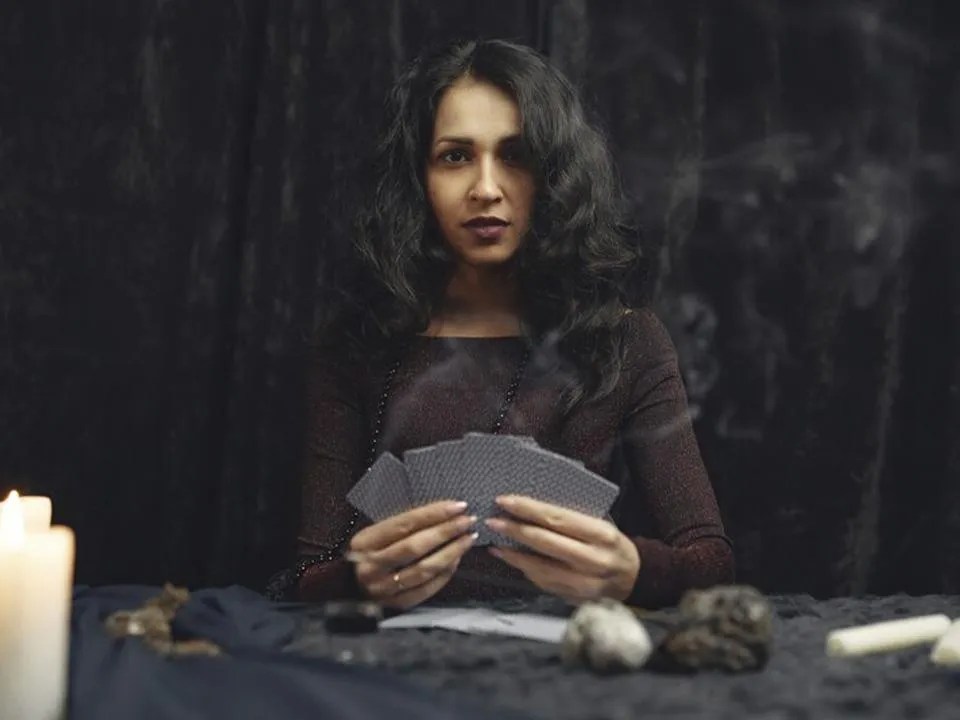 «Проворачивают грязные дела»: стало известно, как черные ведьмы «работают» в церквях