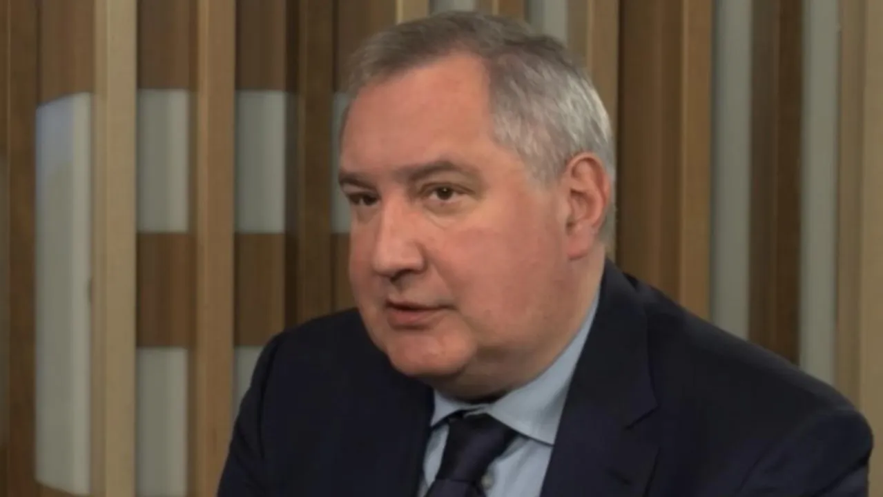 Рогозин возмутился поведением чиновника, не ответившего на звонок с фронта