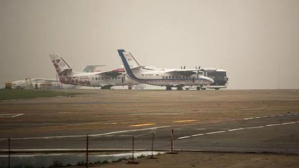 Аэропорт Якутска перестал принимать рейсы из-за сильного дыма