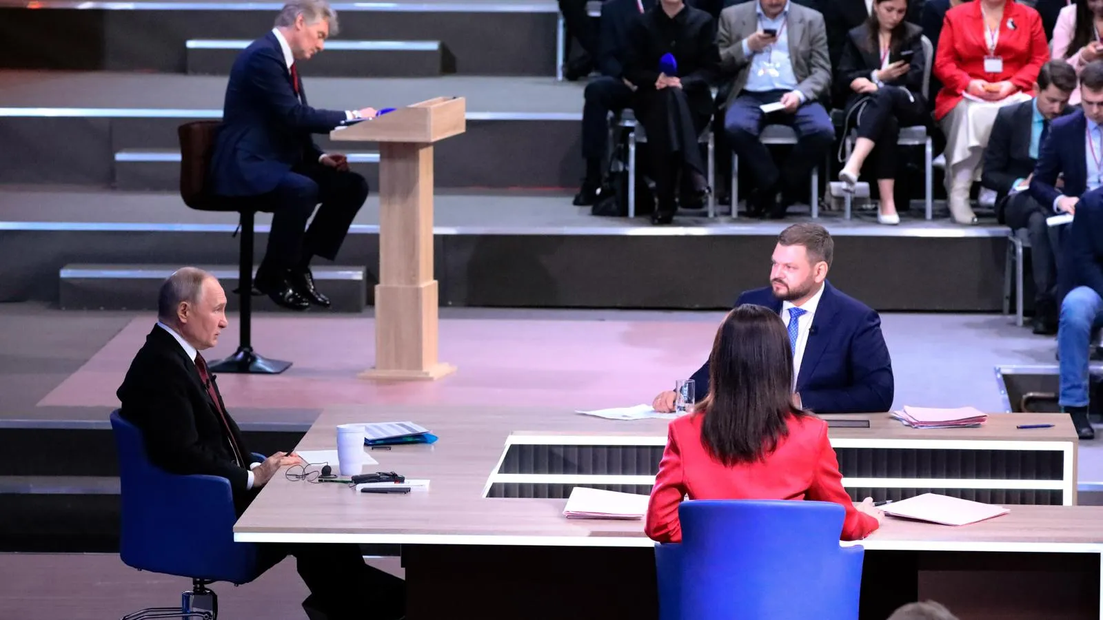 Пресс-конференция и прямая линия президента России Владимира Путина, 19 декабря 2024 года. Roman Naumov