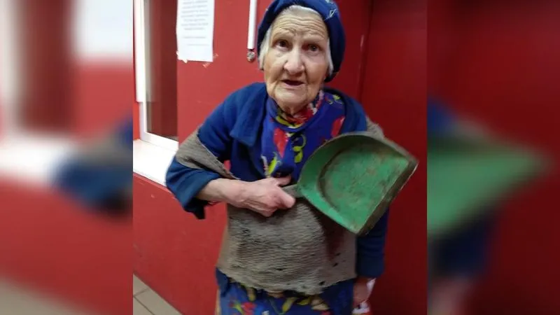 Бабушку без памяти и верхней одежды нашли на станции в Софрино