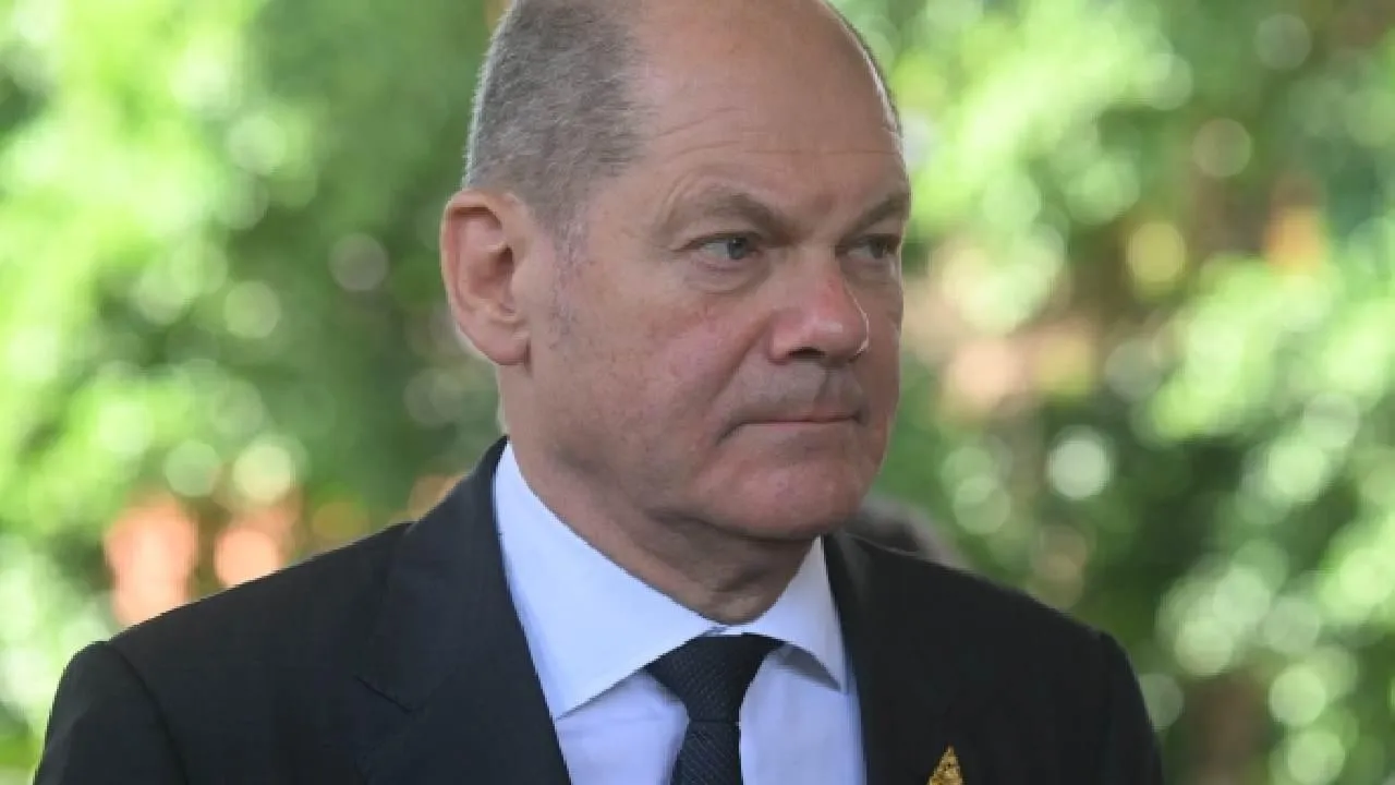 Канцлер Олаф Шольц: Германия не планирует передавать Украине кассетные боеприпасы