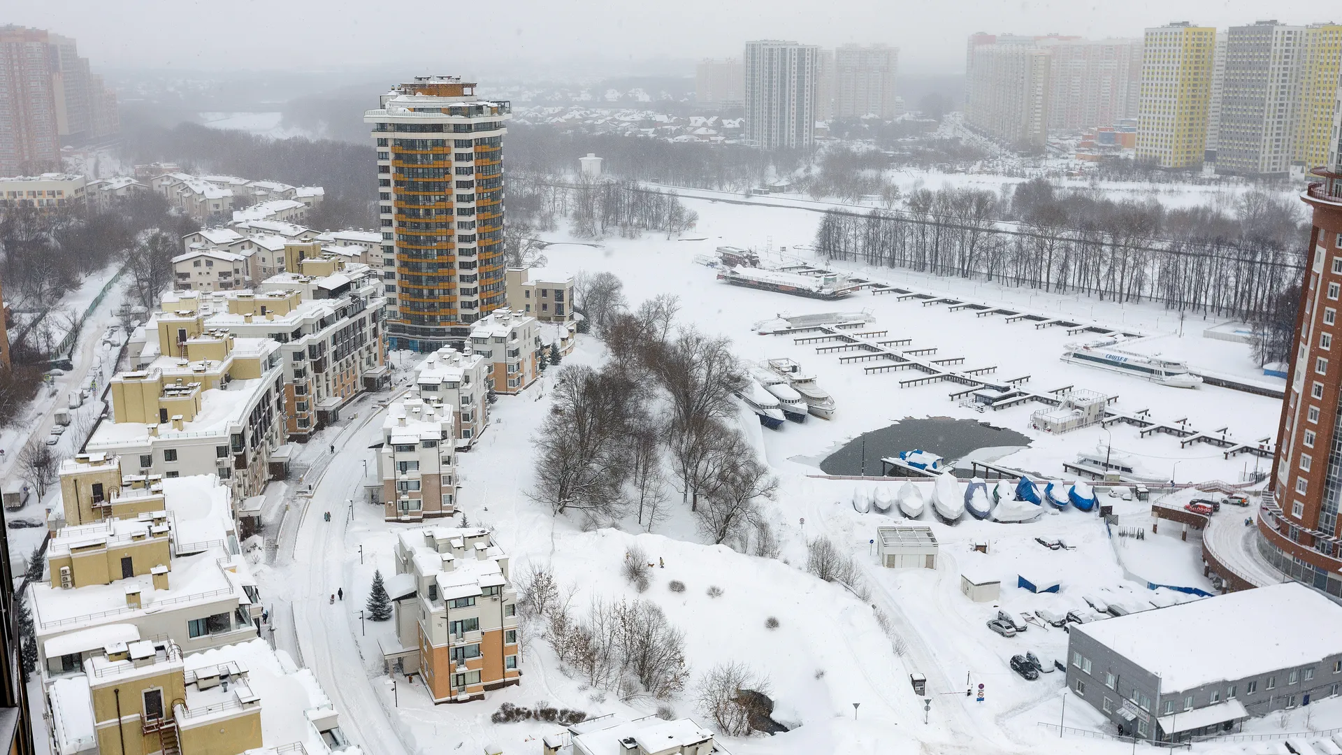 «Работают экстренные службы». Собянин сообщил об уничтожении 65-го дрона на подлете к столице