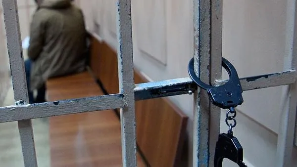 Мужчина задушил знакомого и спрятал труп в лесополосе в Москве