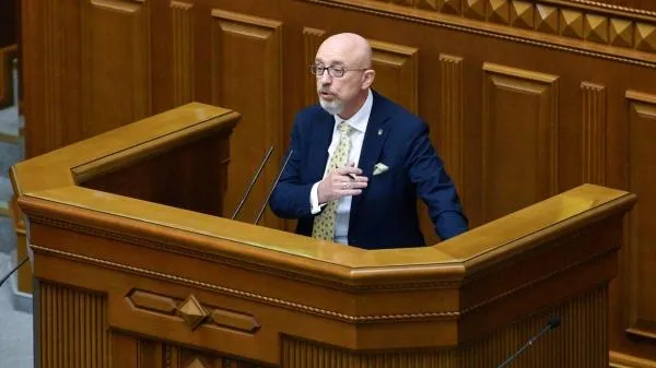 Политолог Светов назвал стоящих лиц за отставкой министра обороны Украины Резникова