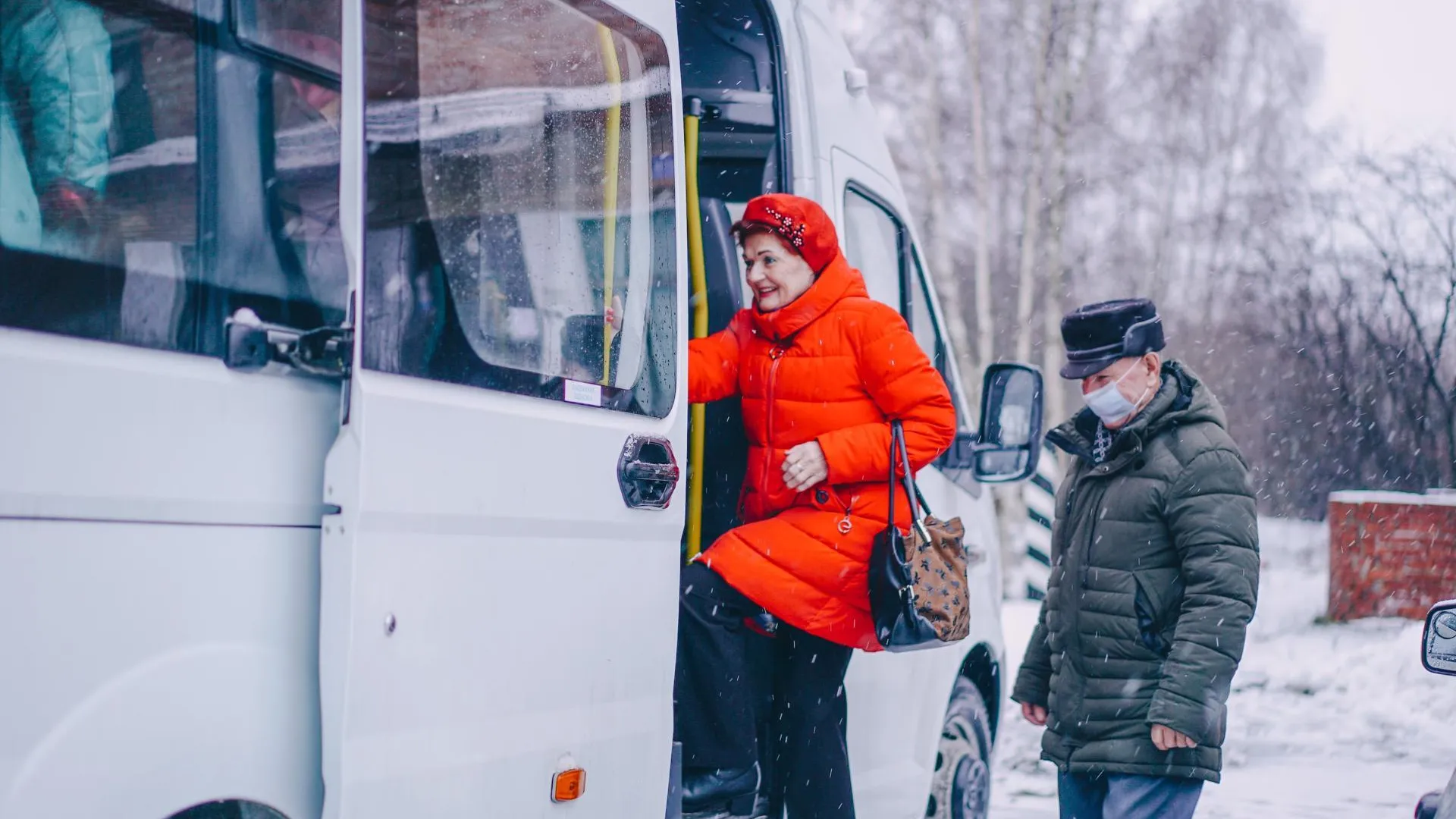 Доставку пенсионеров на диспансеризацию в Подмосковье сделали удобнее