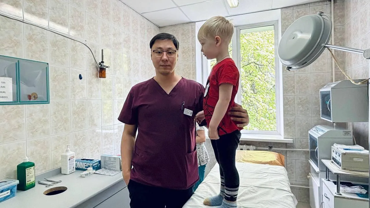 В Балашихе хирурги удалили у ребенка крупную занозу в ягодице