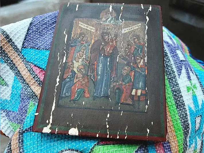 Бабушка из Егорьевска отдала редкую и старинную икону участникам СВО