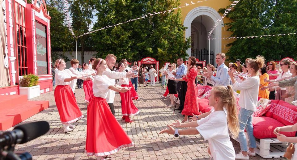 Фестиваль «Рябинушка» прошел в Коломне ко Дню семьи, любви и верности