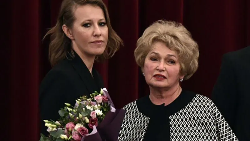 Нарусова рассказала, когда Собчак вернется в Россию